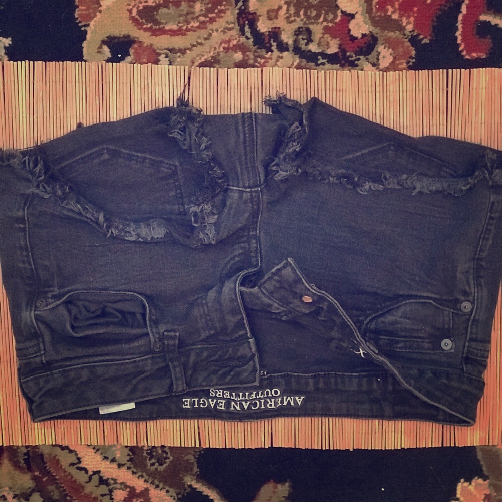 Black rip off jean shorts size 10
